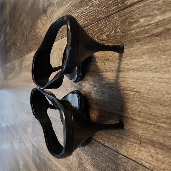 Prada Minimalist Classic Black Leather Thong Sandal Slip On Heels Size 3… - Picture 4 of 15